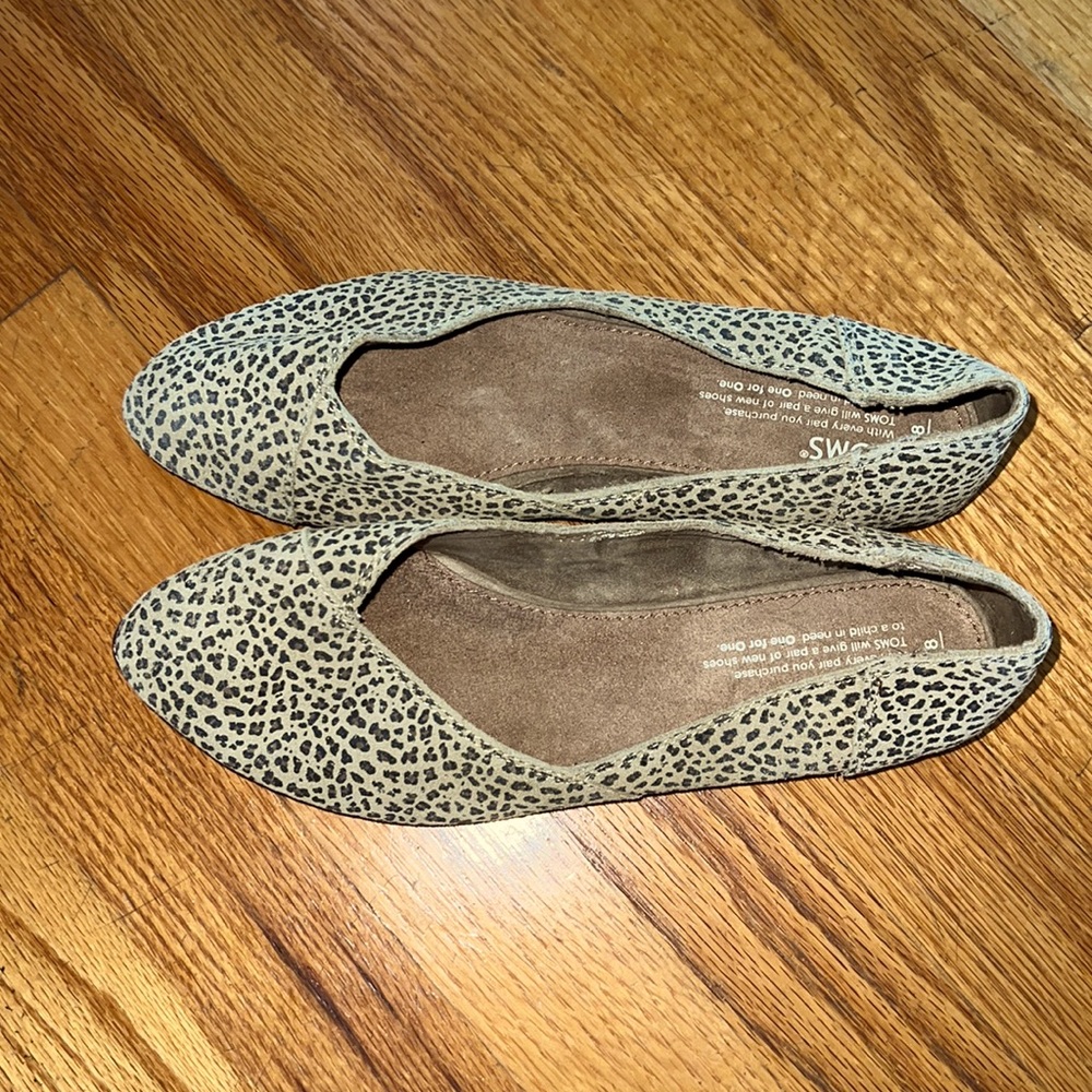 Leopard print Toms